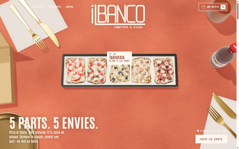 Aperçu v1 : plaque de pizza en 3D sur table terracotta